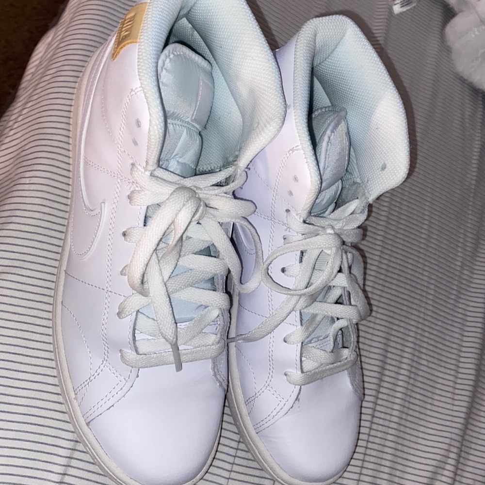 Nike Court Royale 2 Mid